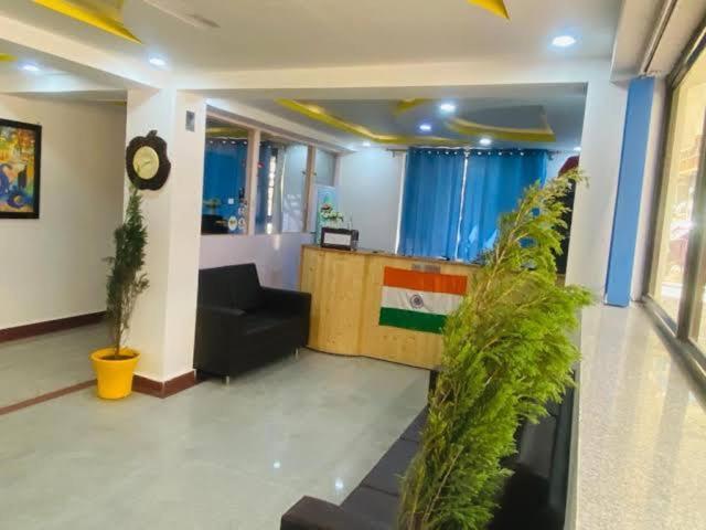 White Castle Kargil Hotel Bagian luar foto